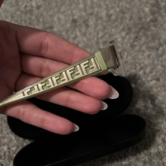 Fendi reading glasses - Picture 6 of 7